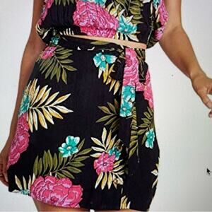 Billabong Black  Sway Away Hawaiian Floral Mini SkirtTie Waist Small
